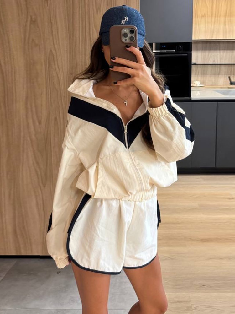 Home Office For Two - Contrast Shorts Tweedelige Set Dames Losse