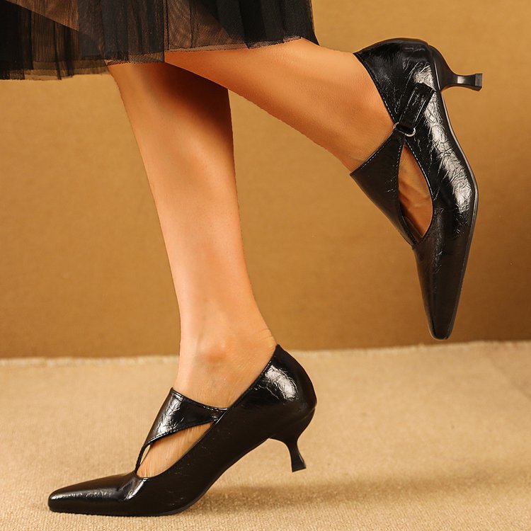 Donkere retro pumps met kitten - Home Office Size recensie en prijs