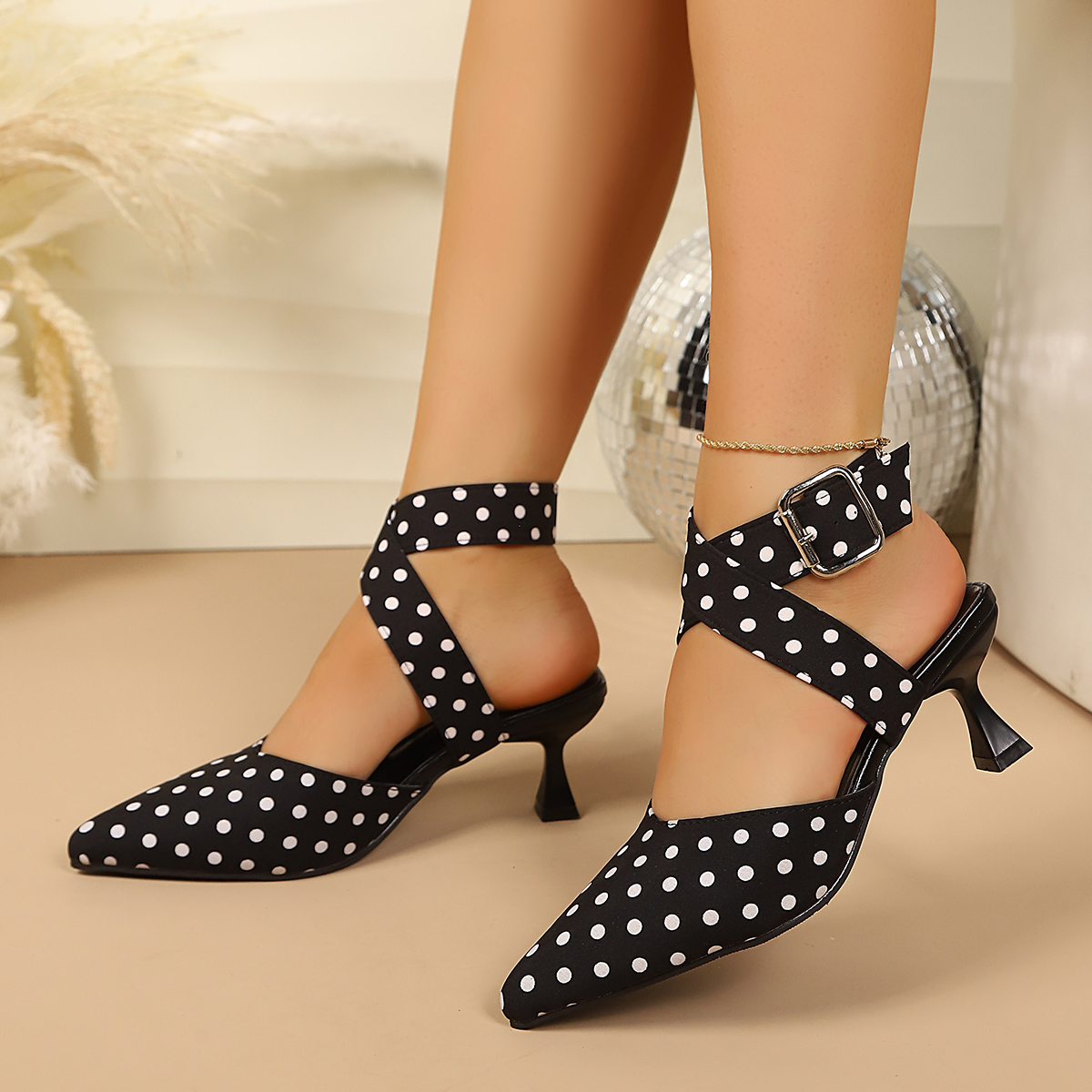 Dames sandalen met kruisbandje - Home Office Size recensie en prijs